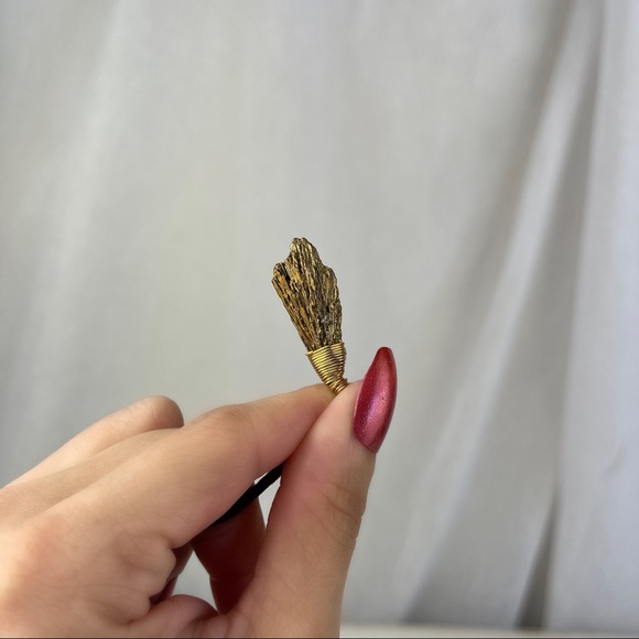 🚫SOLD🚫 NWOT Sage Goddess Alchemist Gold Plated Black Kyanite Pendant Necklace - Picture 10 of 16